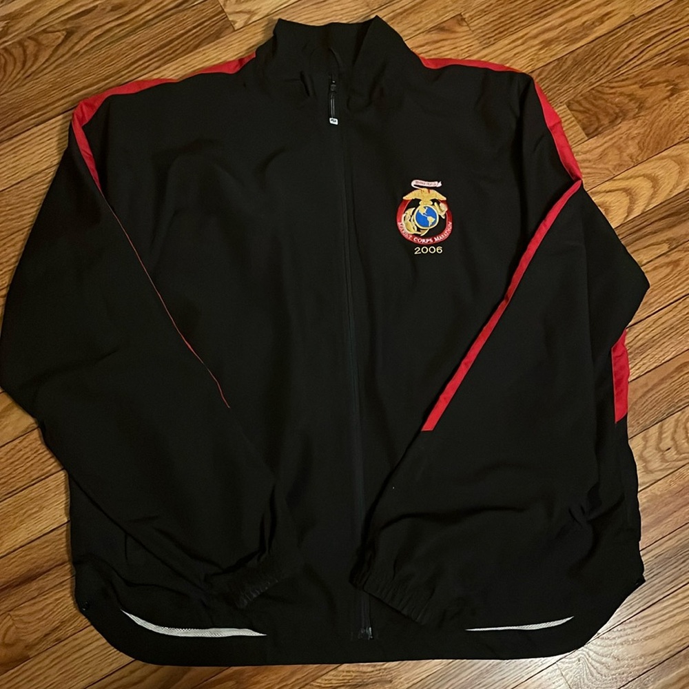 Official Brooks Men's 2006 Marine Corps Marathon Jacket. EUC